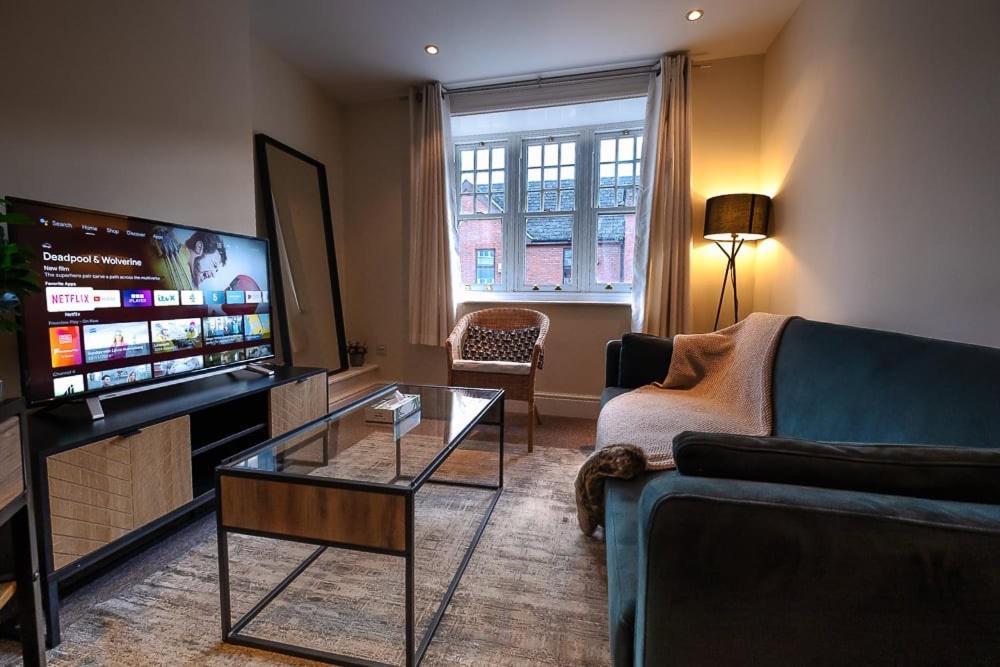 Entire Apartment Tonbridge Centre ภายนอก รูปภาพ