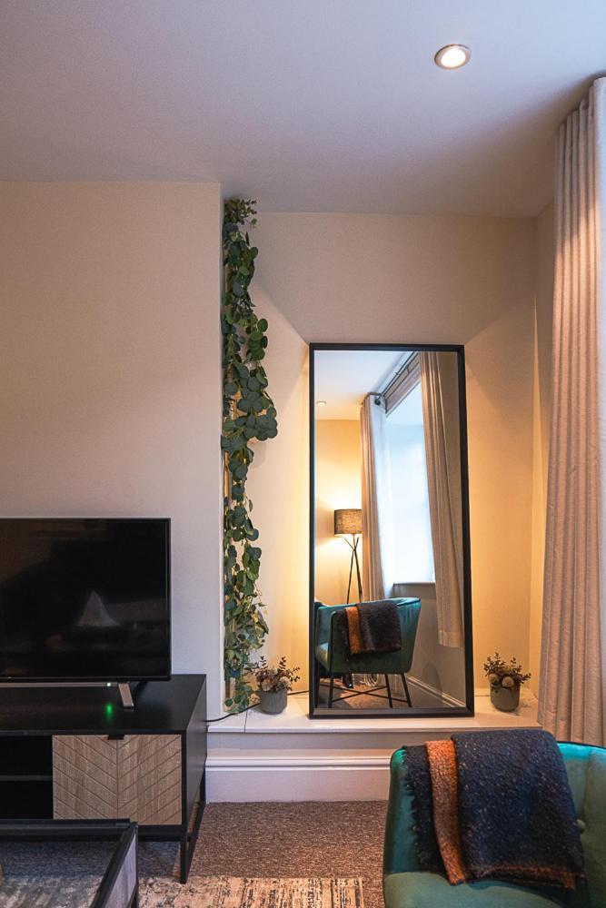 Entire Apartment Tonbridge Centre ภายนอก รูปภาพ